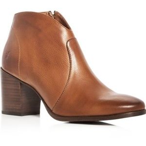 FRYE Women's Nora Short Inside Zip Tan Boots